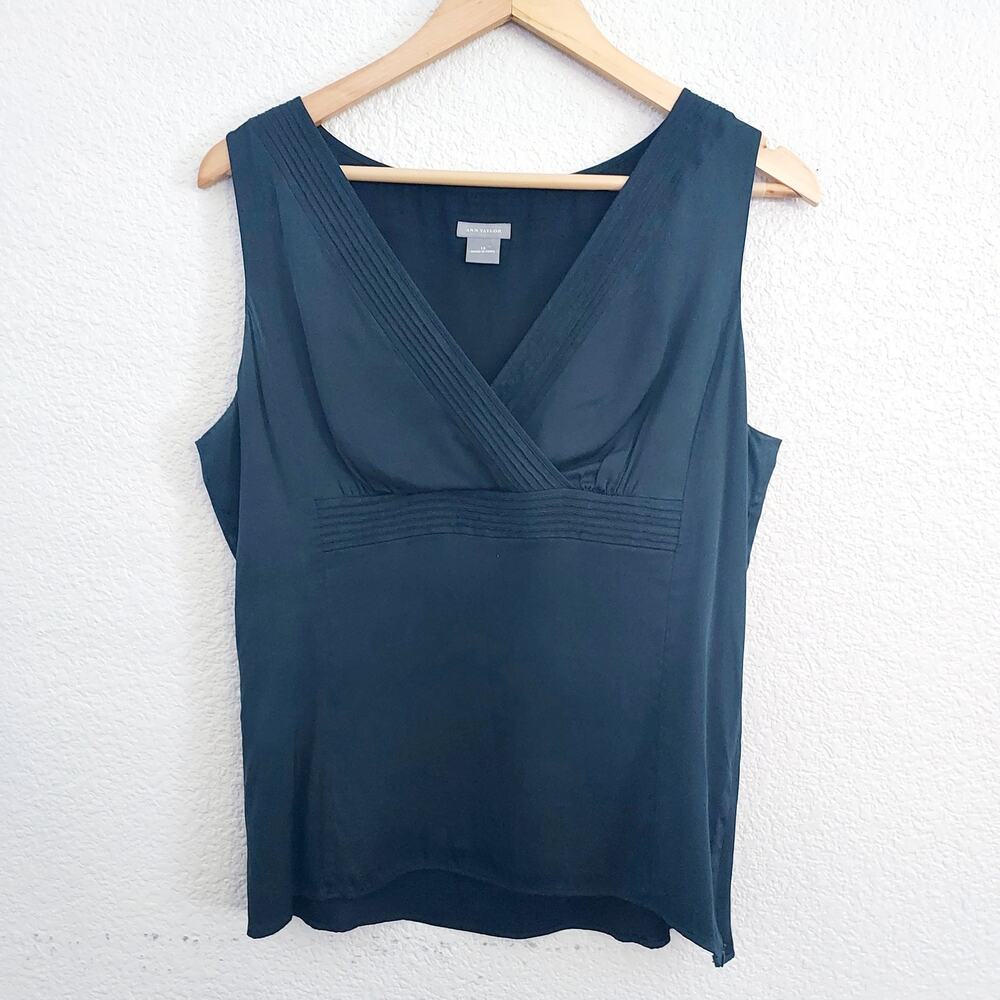 Ann Taylor Black Silk Blend Sleeveless Lightweight Blouse Size 12